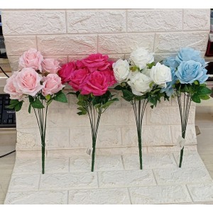 BUQUE X-1007 DE ROSA BRASILEIRA CORES SORTIDAS C/7 GALHOS A44CM